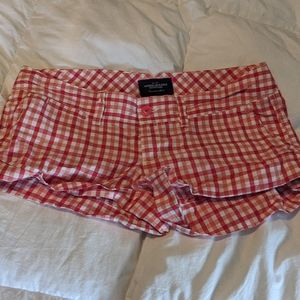 Checkered short shorts